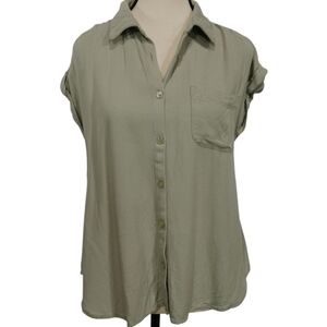 Olive & Oak Light Sage Green Button Front Cap Sleeve Blouse - Sz S